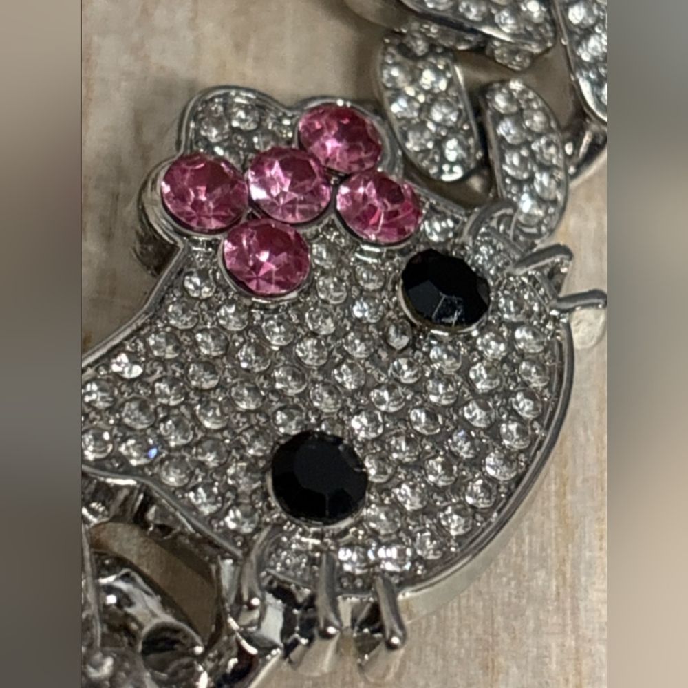 Hello Kitty Sparkling Bracelet - Picture 2 of 5